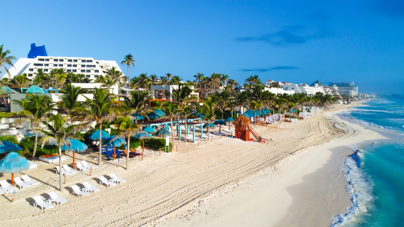 View of the beach in front of the Hotel The Pyramid at Grand Oasis