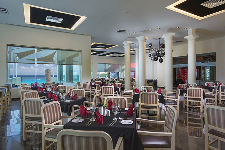 Le Buffet Restaurant located within Market Place at The Pyramid Hotel at Grand Oasis