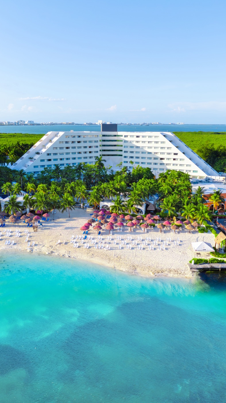 Panoramic Photo of Grand Oasis Palm Hotel