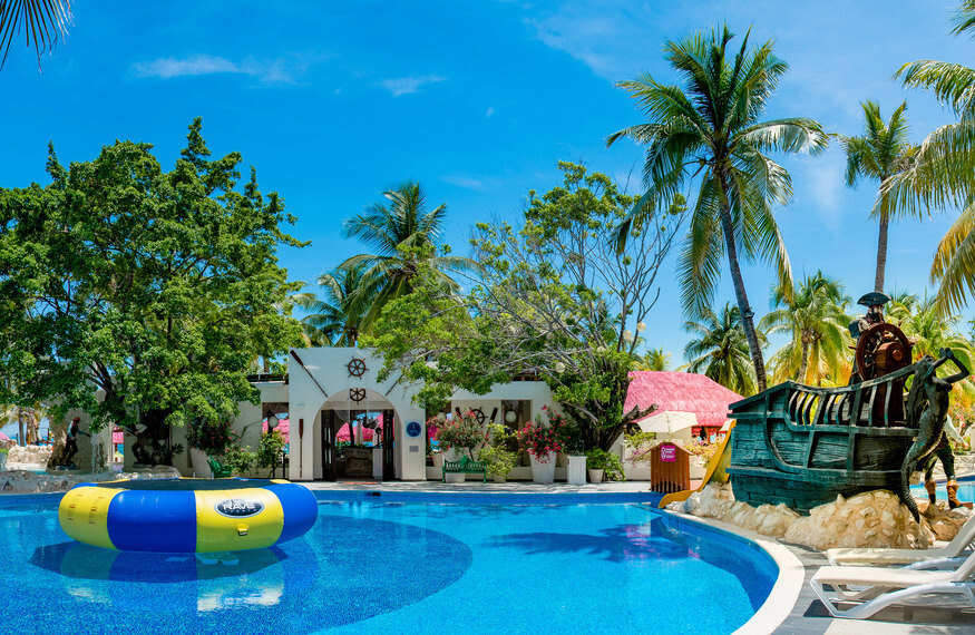 Pool at Oasis Palm Hotel.